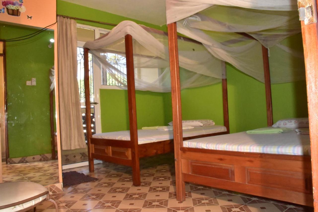 Hotel Viriko Boarding House Mombasa Exterior foto